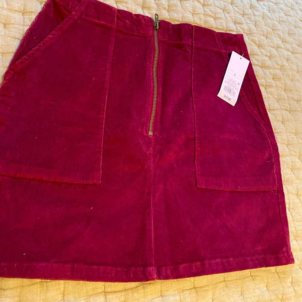 Wild Fable burgundy corduroy Skirt size 6